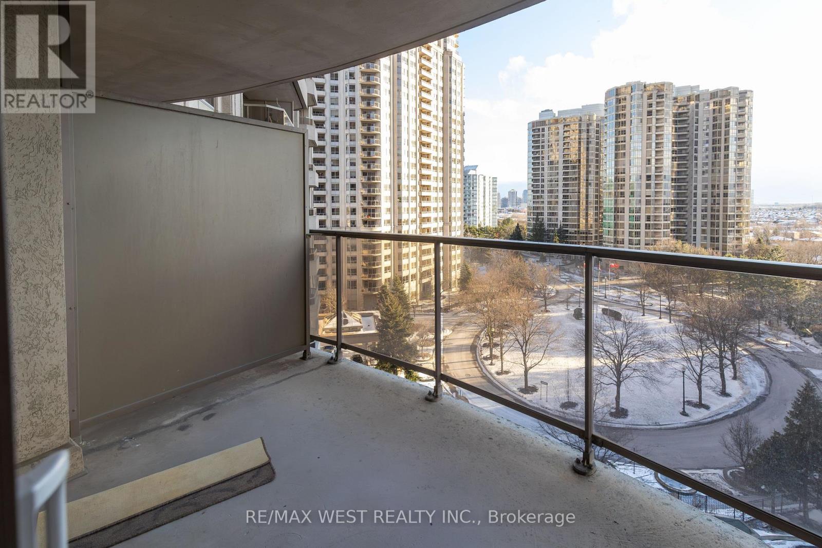 902 - 35 Kingsbridge Garden Circle, Mississauga, Ontario  L5R 3Z5 - Photo 19 - W13068564