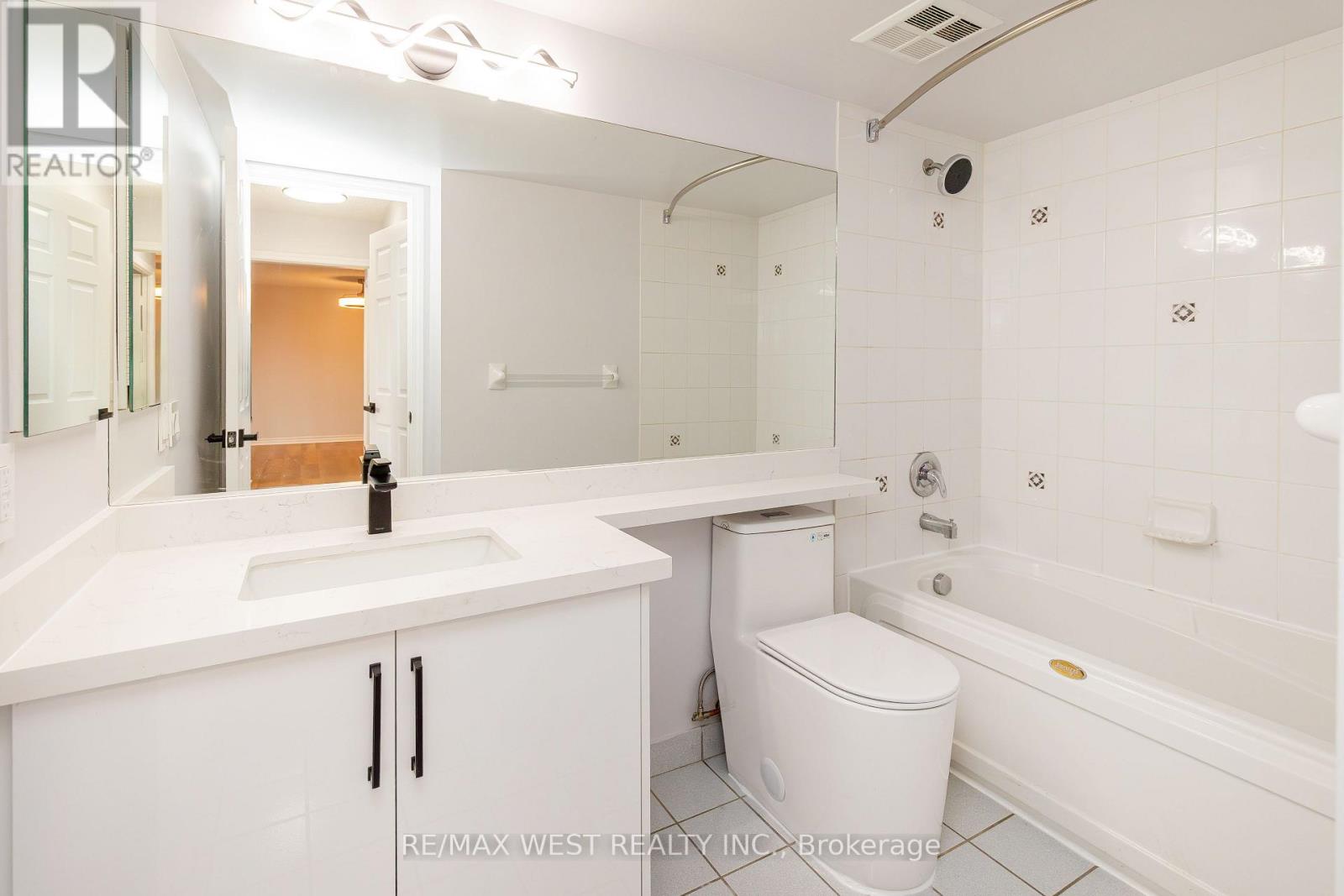 902 - 35 Kingsbridge Garden Circle, Mississauga, Ontario  L5R 3Z5 - Photo 30 - W13068564