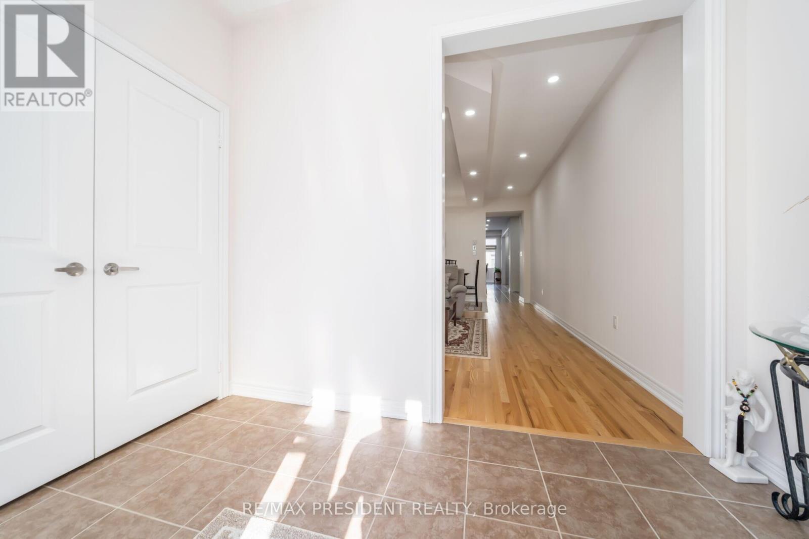 13 Clunburry Road, Brampton, Ontario  L7A 5B4 - Photo 7 - W13068590