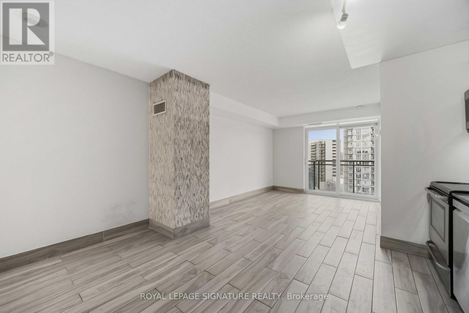 38 Joe Shuster Way, Toronto, Ontario  M6K 0A5 - Photo 19 - W13068602