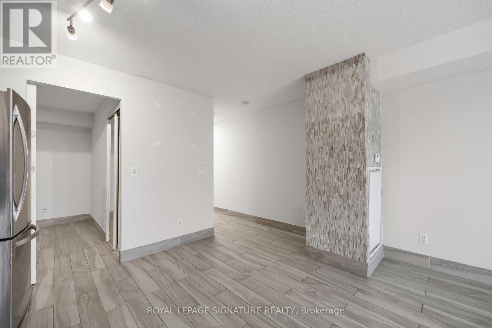 38 Joe Shuster Way, Toronto, Ontario  M6K 0A5 - Photo 22 - W13068602