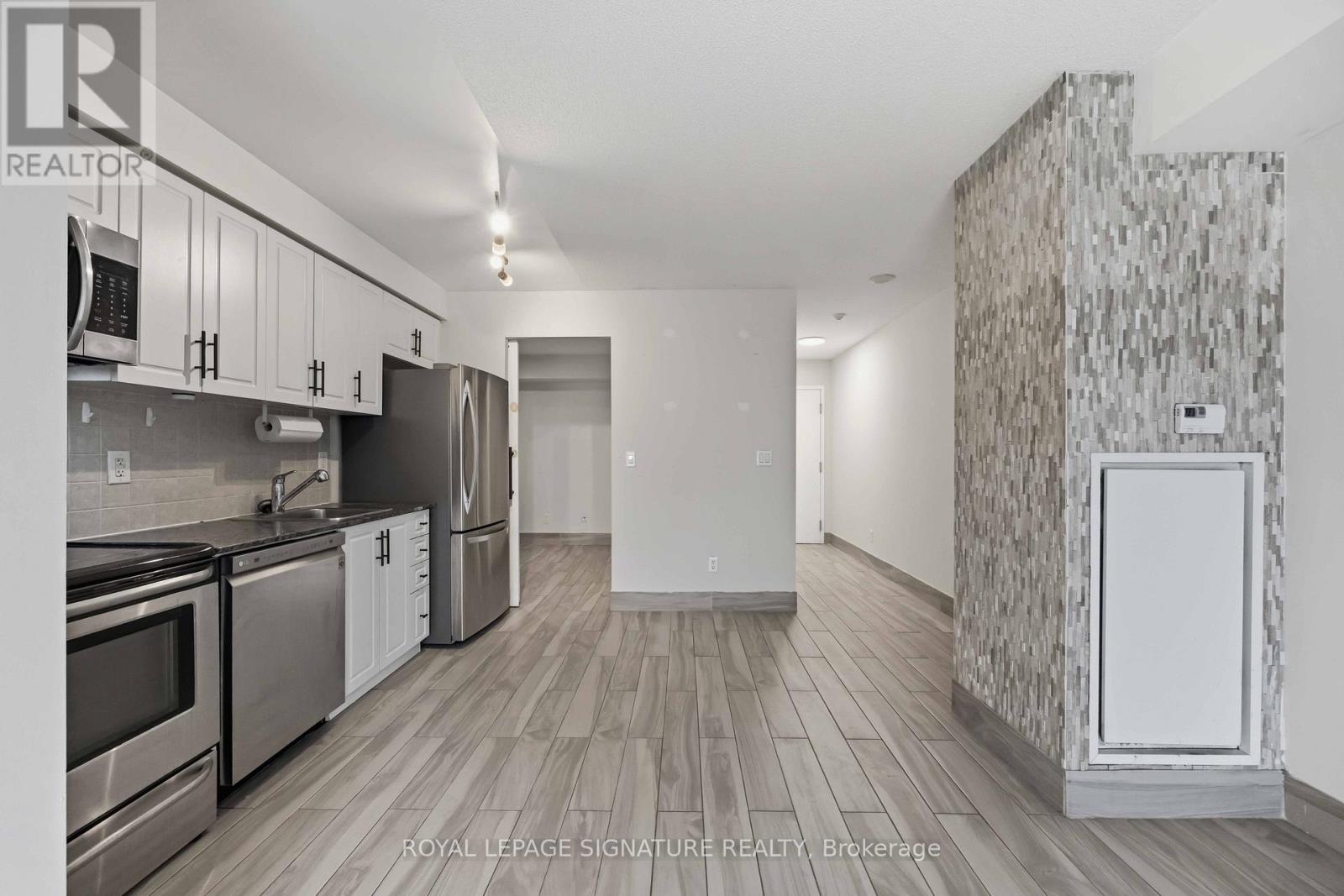 38 Joe Shuster Way, Toronto, Ontario  M6K 0A5 - Photo 23 - W13068602