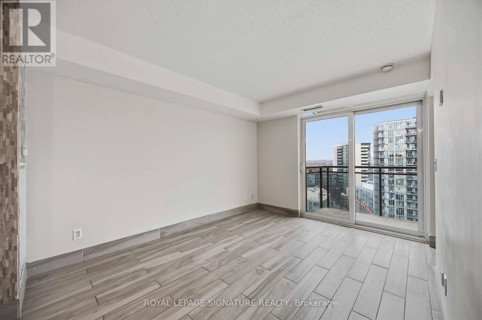 38 Joe Shuster Way, Toronto, Ontario  M6K 0A5 - Photo 25 - W13068602