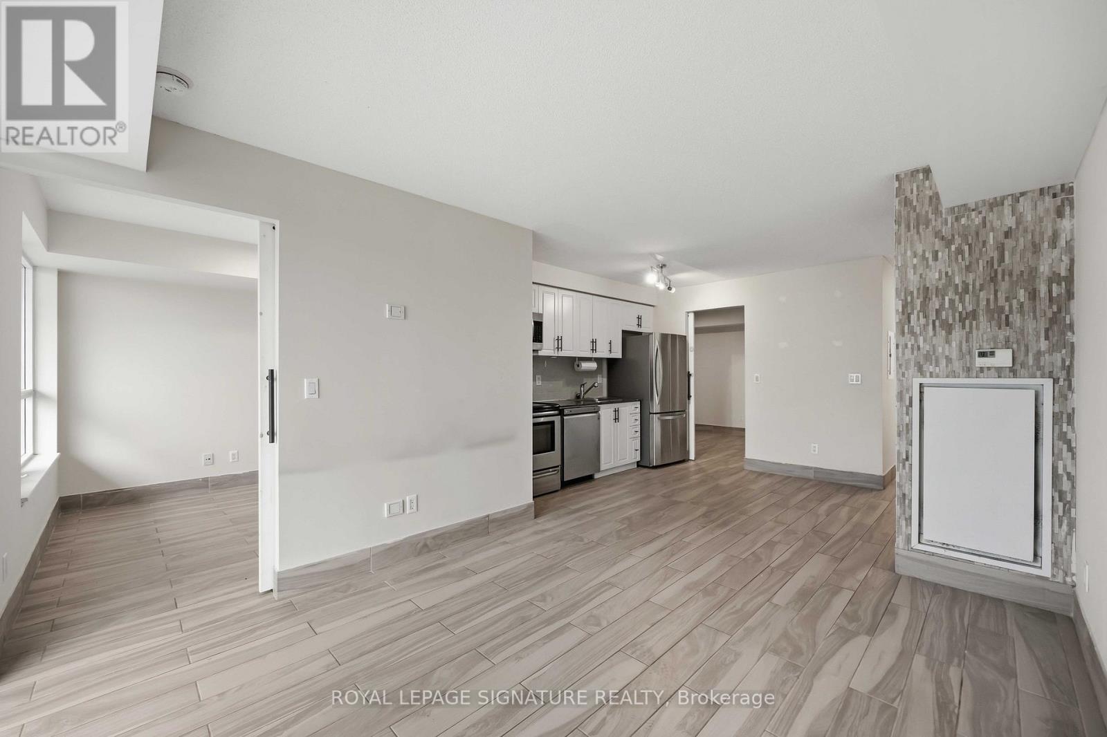 38 Joe Shuster Way, Toronto, Ontario  M6K 0A5 - Photo 27 - W13068602