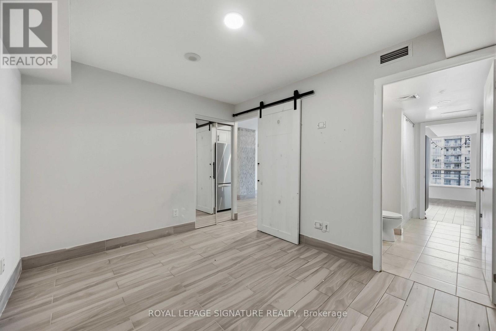 38 Joe Shuster Way, Toronto, Ontario  M6K 0A5 - Photo 34 - W13068602
