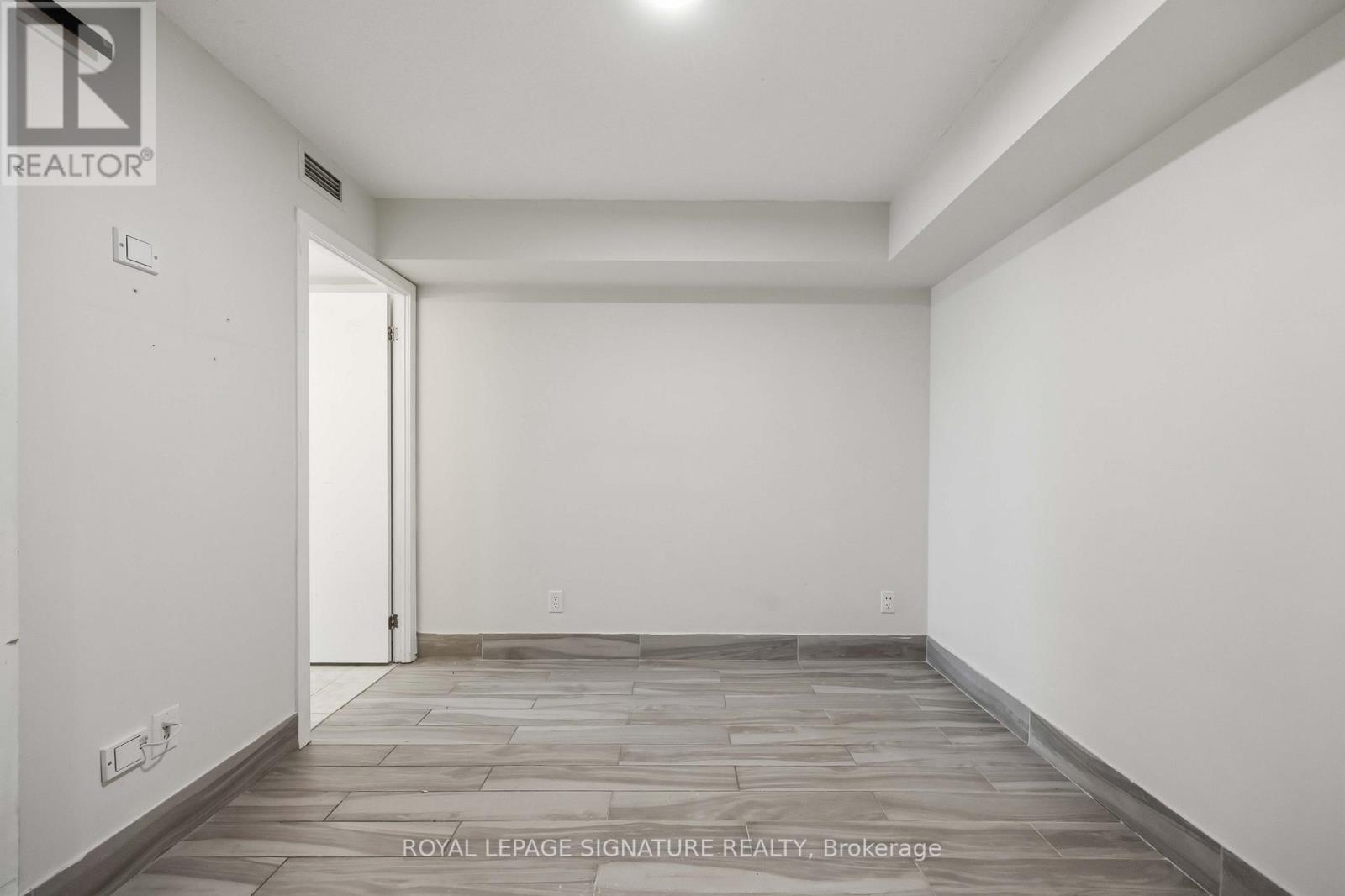 38 Joe Shuster Way, Toronto, Ontario  M6K 0A5 - Photo 35 - W13068602