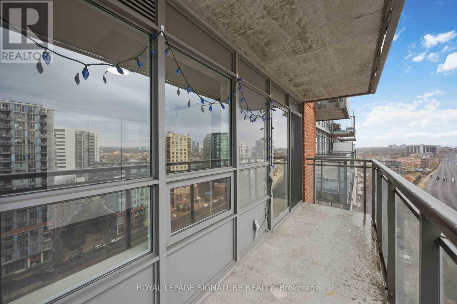 38 Joe Shuster Way, Toronto, Ontario  M6K 0A5 - Photo 38 - W13068602