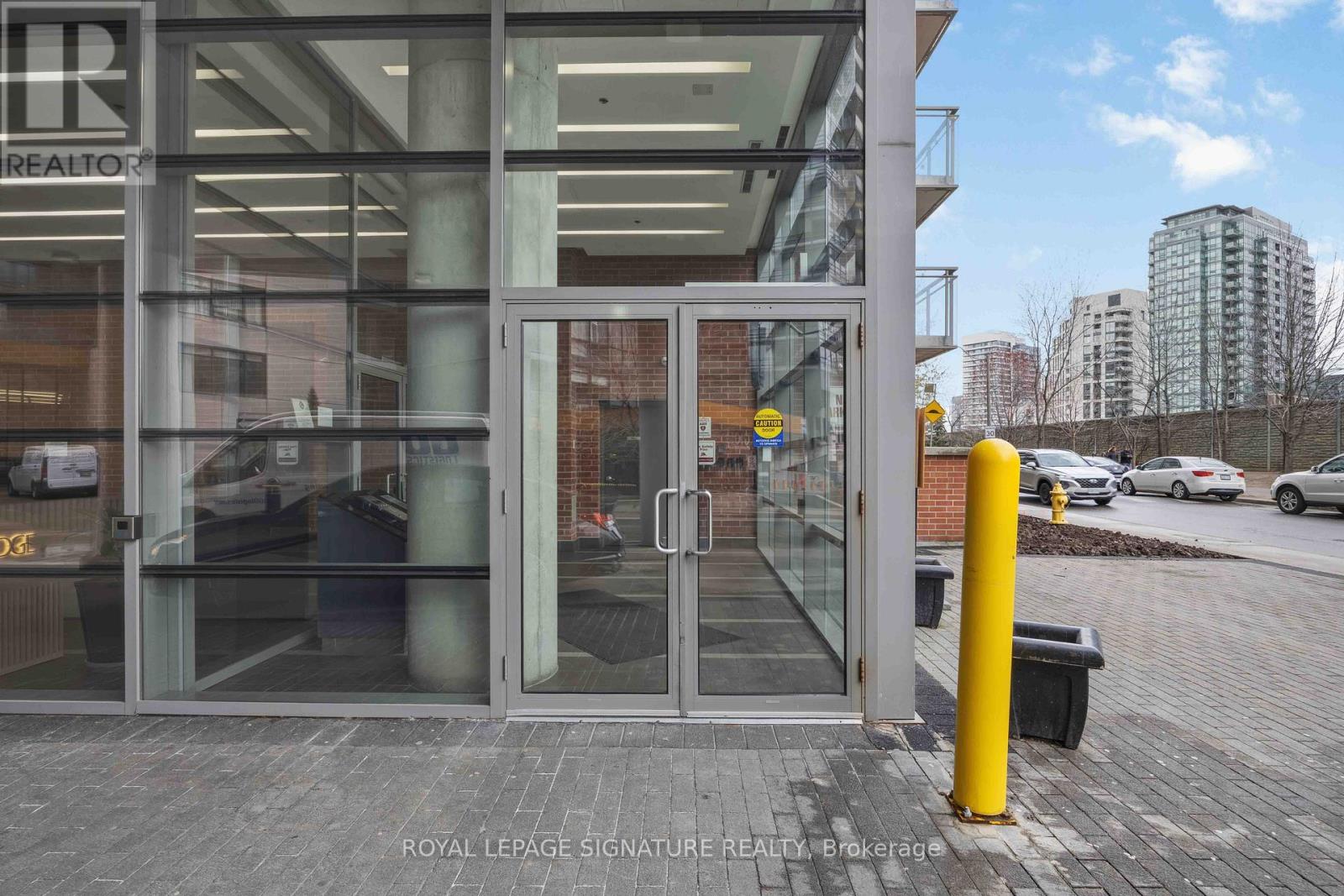 38 Joe Shuster Way, Toronto, Ontario  M6K 0A5 - Photo 4 - W13068602