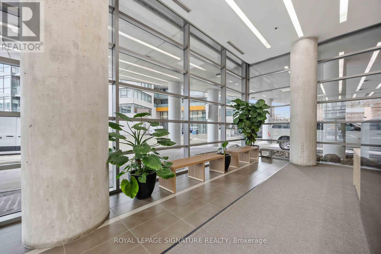 38 Joe Shuster Way, Toronto, Ontario  M6K 0A5 - Photo 5 - W13068602