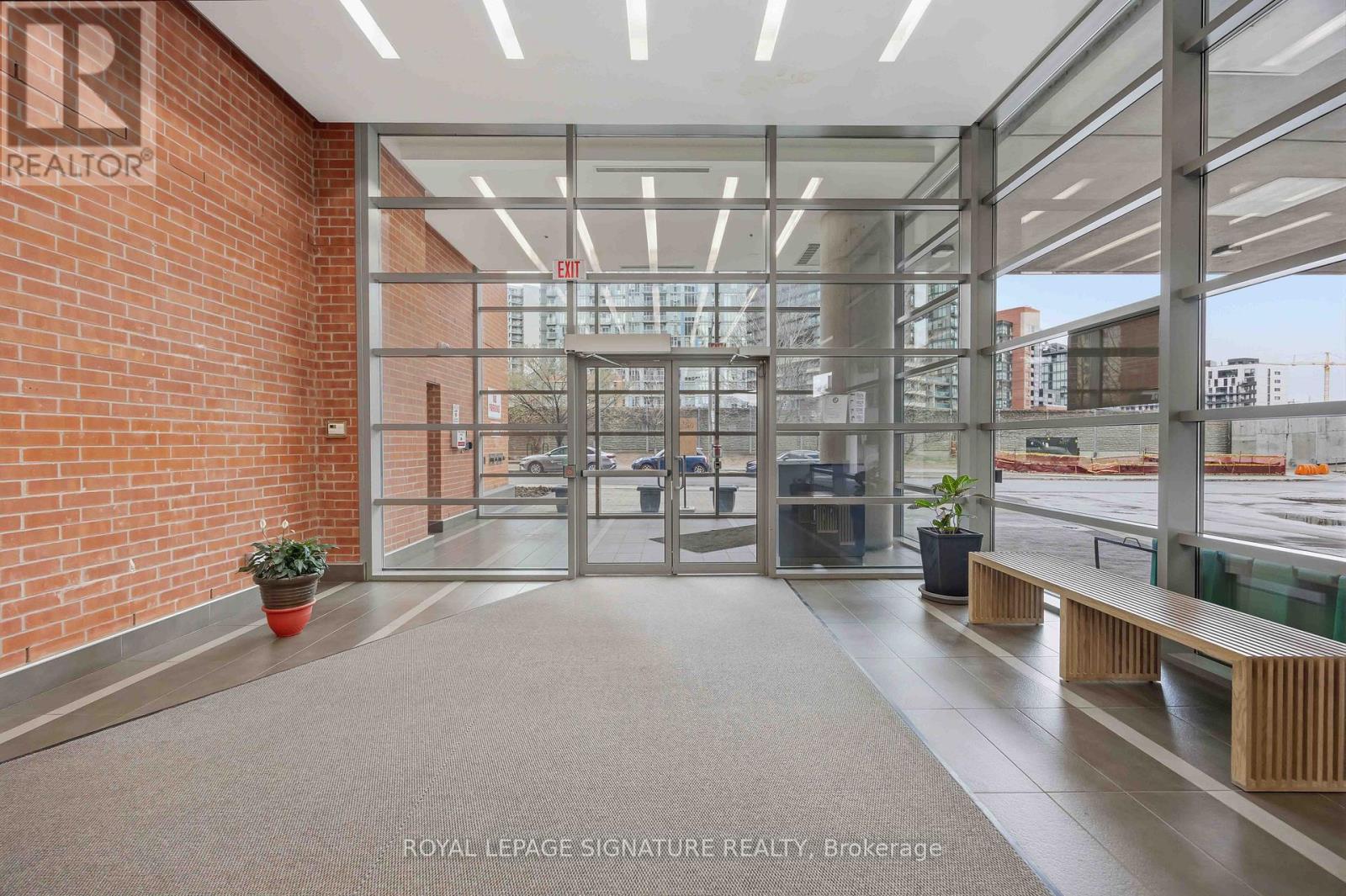 38 Joe Shuster Way, Toronto, Ontario  M6K 0A5 - Photo 6 - W13068602