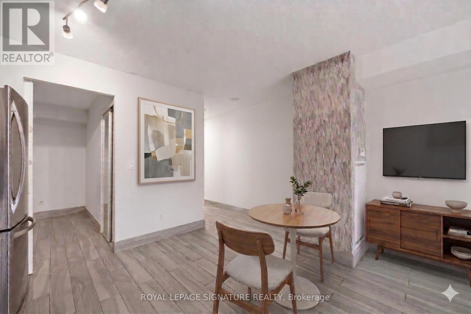 38 Joe Shuster Way, Toronto, Ontario  M6K 0A5 - Photo 8 - W13068602