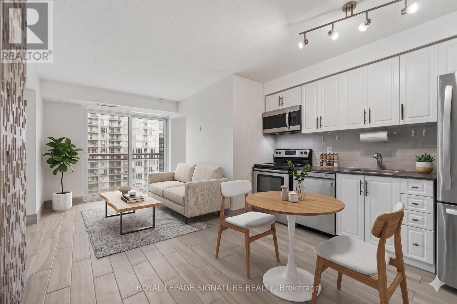 38 Joe Shuster Way, Toronto, Ontario  M6K 0A5 - Photo 9 - W13068602