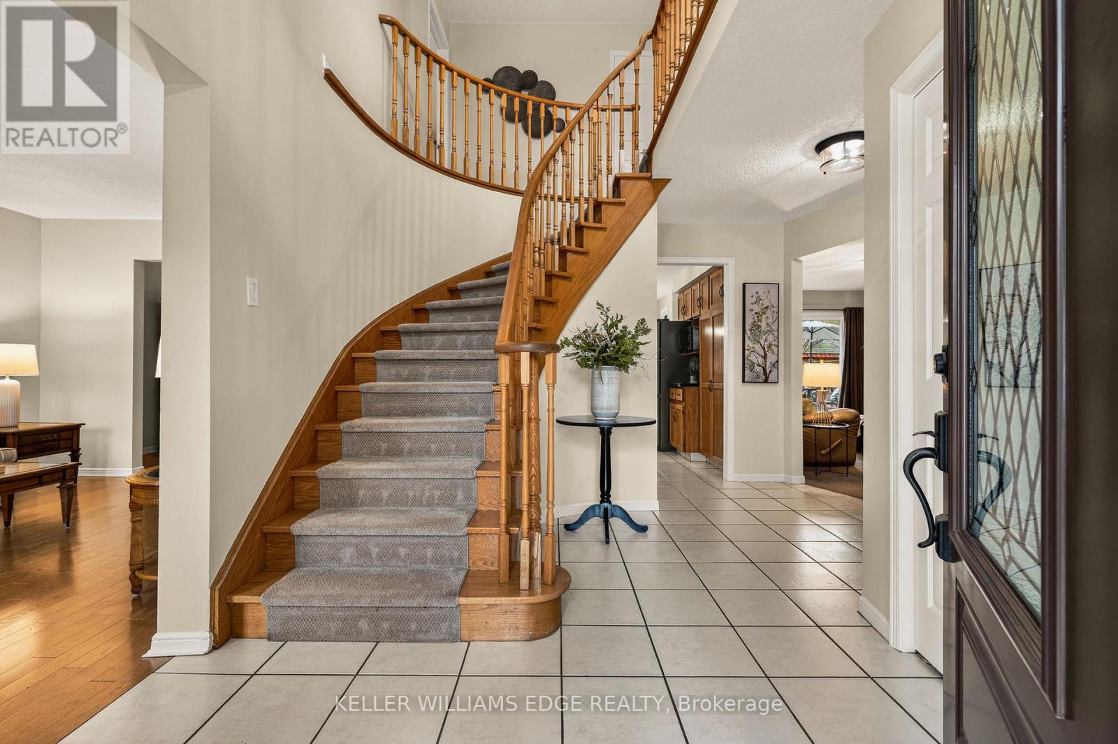 520 Woodview Road, Burlington, Ontario  L7N 3P9 - Photo 3 - W13068612