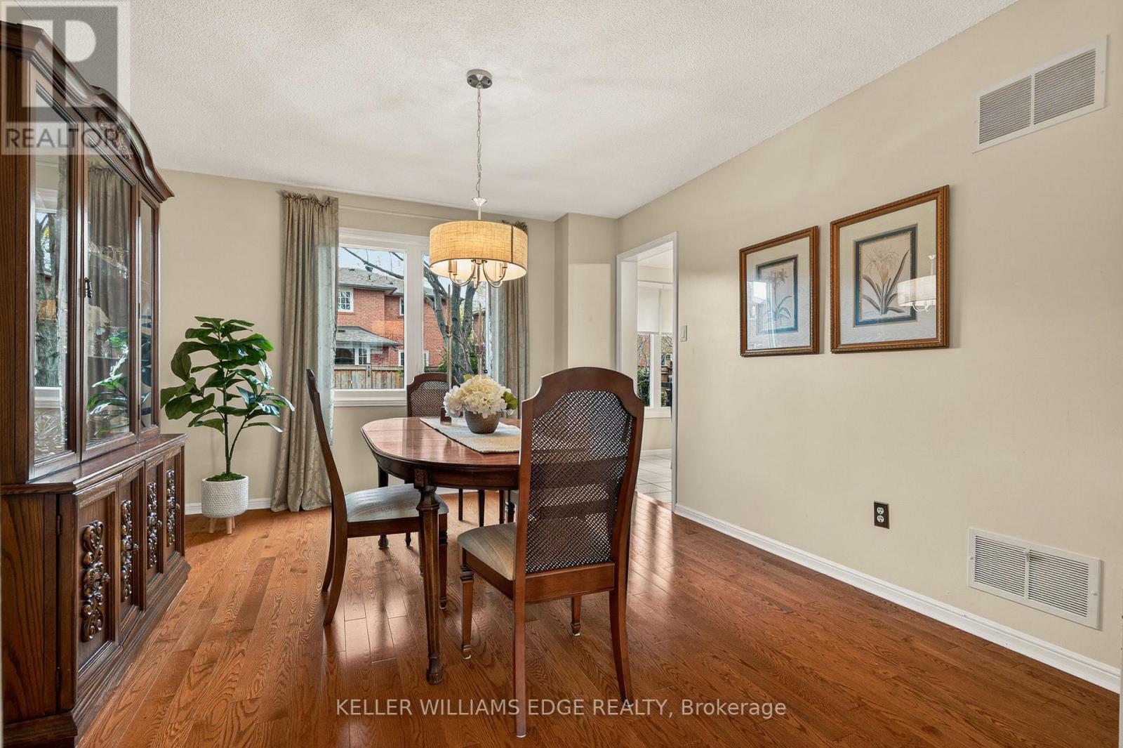 520 Woodview Road, Burlington, Ontario  L7N 3P9 - Photo 8 - W13068612