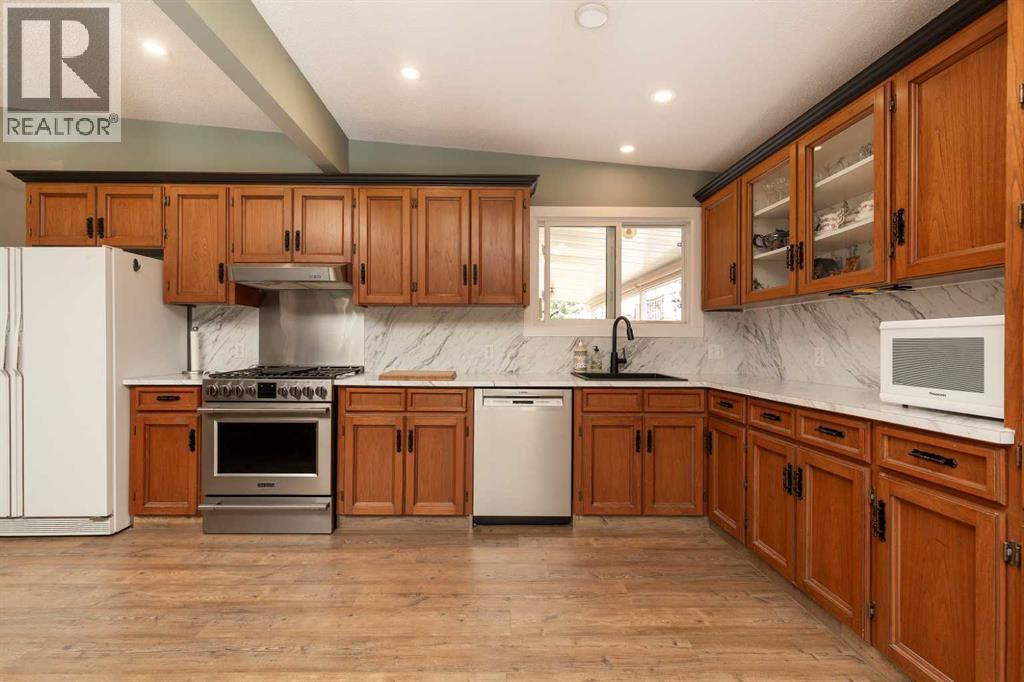 321 Normandy Road S, Lethbridge, Alberta  T1J 3X9 - Photo 4 - A2306776