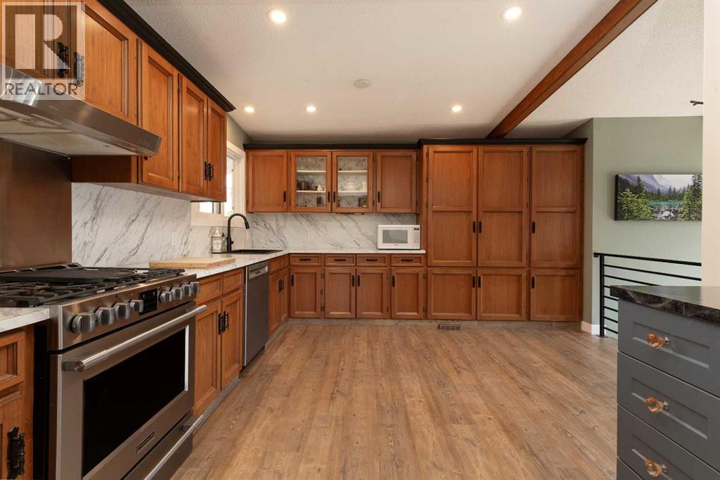 321 Normandy Road S, Lethbridge, Alberta  T1J 3X9 - Photo 5 - A2306776