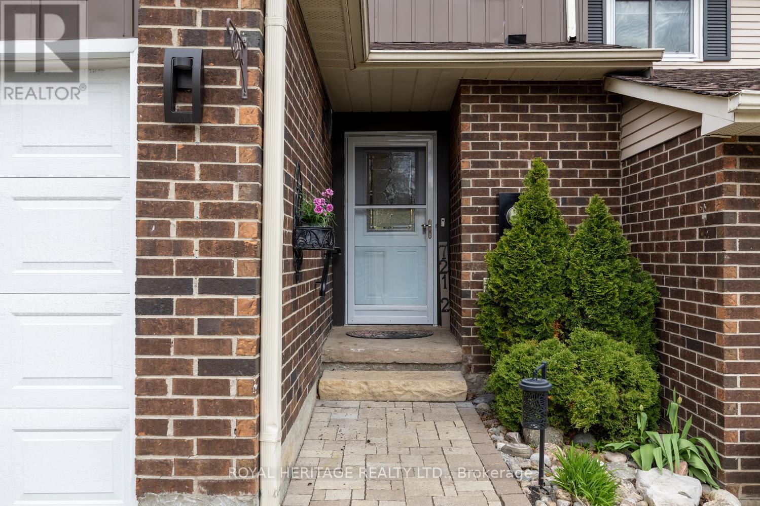 2 - 721 Cricklewood Drive, Oshawa, Ontario  L1K 1R5 - Photo 4 - E13068794