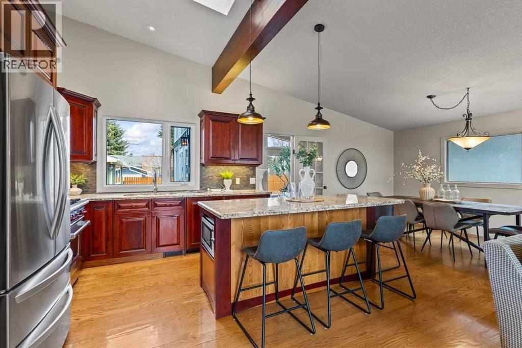 36 Lake Twintree Place SE, Calgary, Alberta  T2J 2X5 - Photo 7 - A2301243