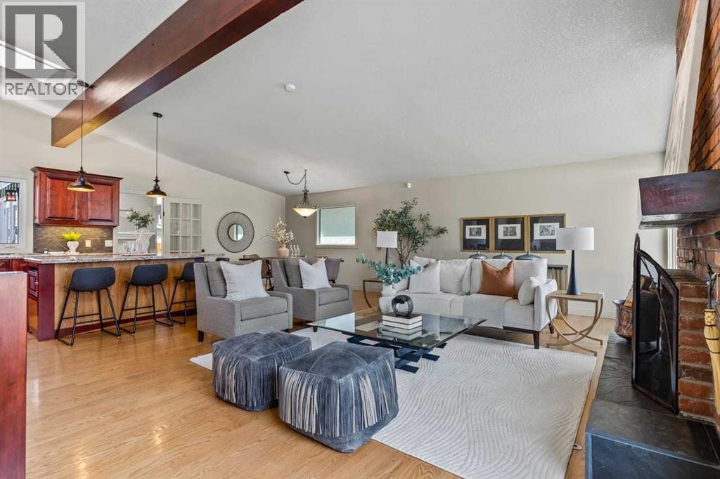 36 Lake Twintree Place SE, Calgary, Alberta  T2J 2X5 - Photo 3 - A2301243