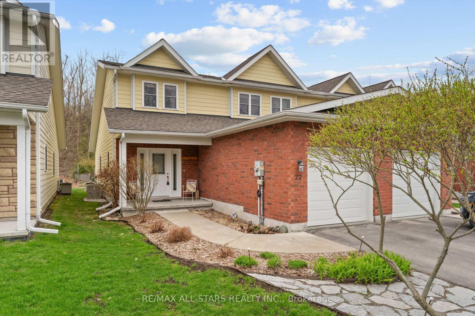 22 Deane Street, Kawartha Lakes, Ontario  K0M 1N0 - Photo 3 - X13068880