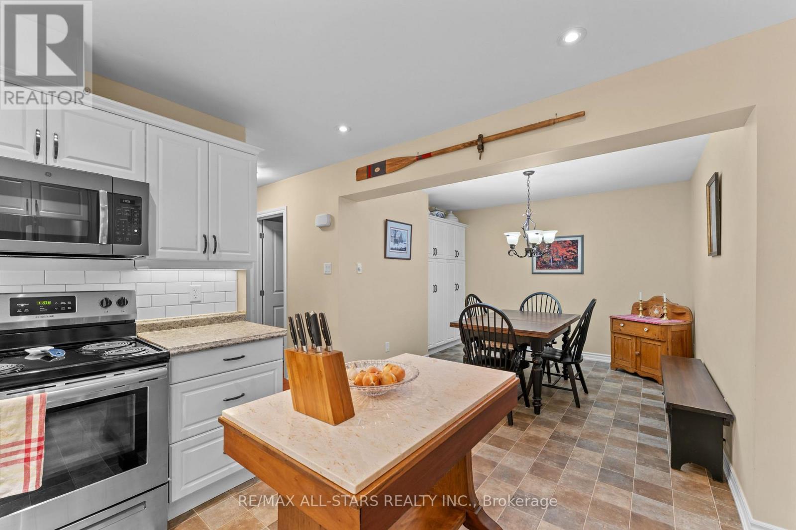 22 Deane Street, Kawartha Lakes, Ontario  K0M 1N0 - Photo 8 - X13068880