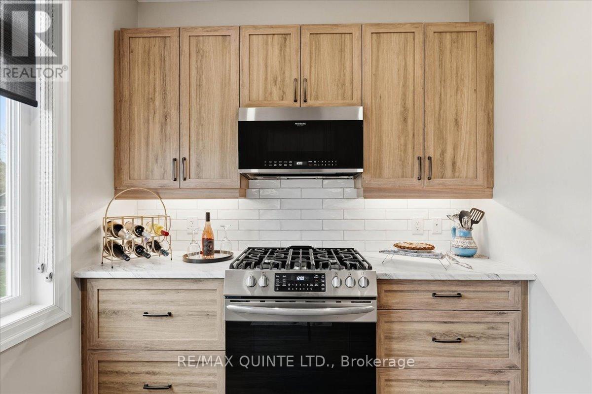 7 Curtis Street, Prince Edward County, Ontario  K0K 2T0 - Photo 11 - X13068950
