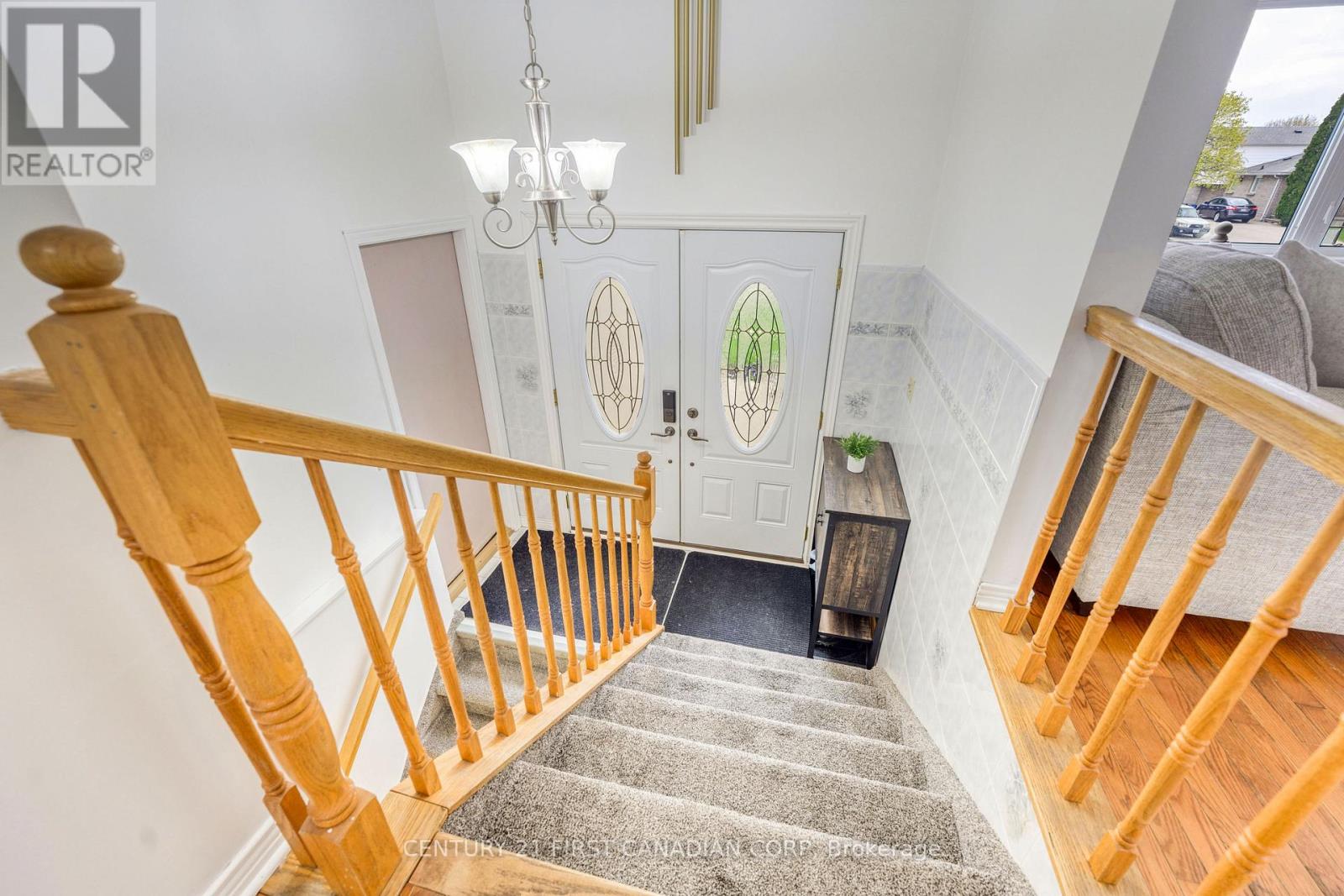 375 Trudeau Drive, Sarnia, Ontario  N7S 6H6 - Photo 3 - X13068806
