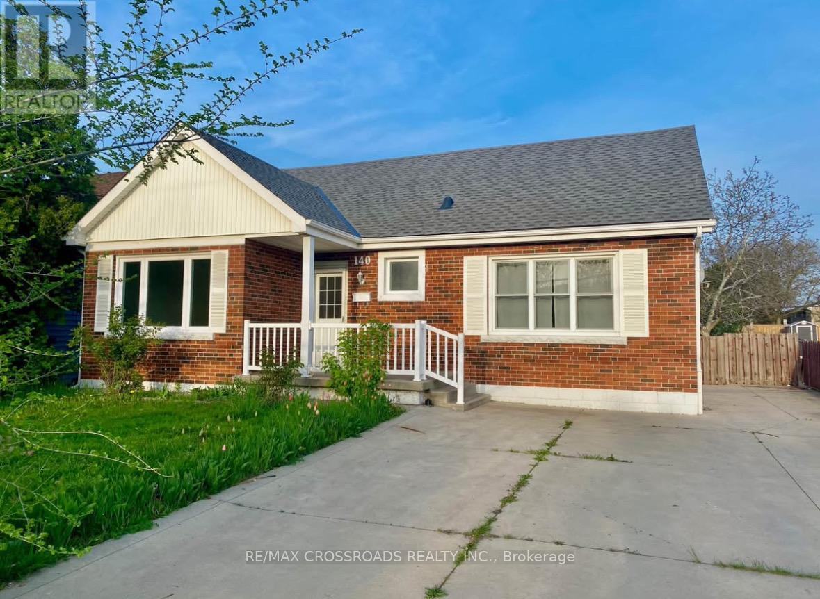 140 GRAY ROAD, Hamilton, Ontario