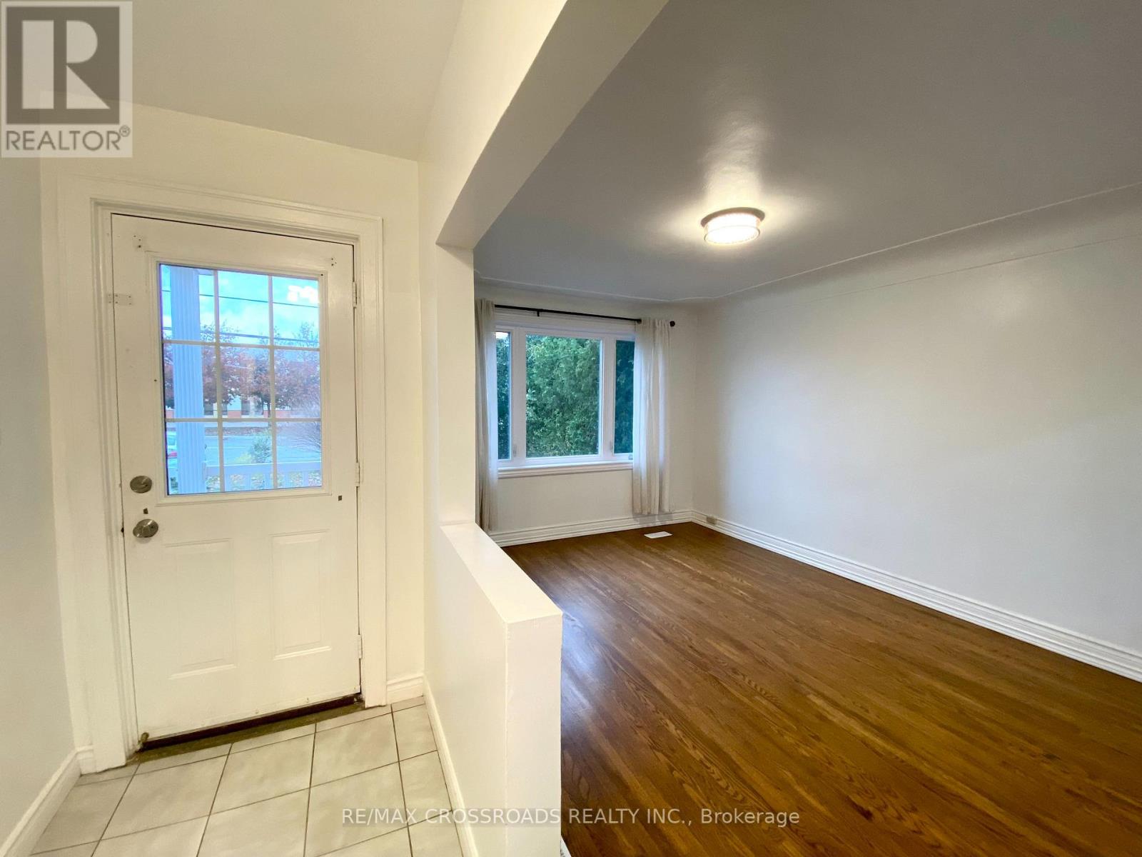 140 Gray Road, Hamilton, Ontario  L8G 3V2 - Photo 2 - X13068398