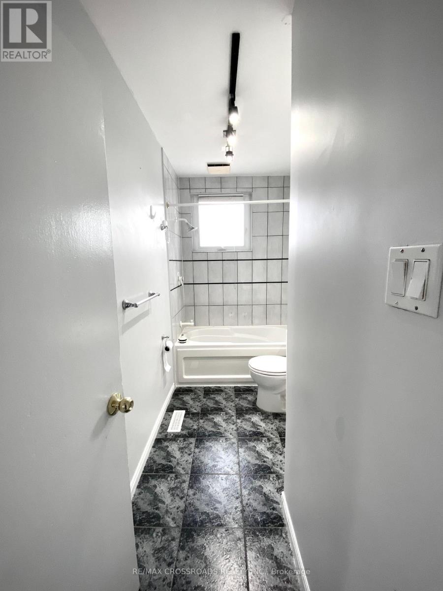 140 Gray Road, Hamilton, Ontario  L8G 3V2 - Photo 8 - X13068398
