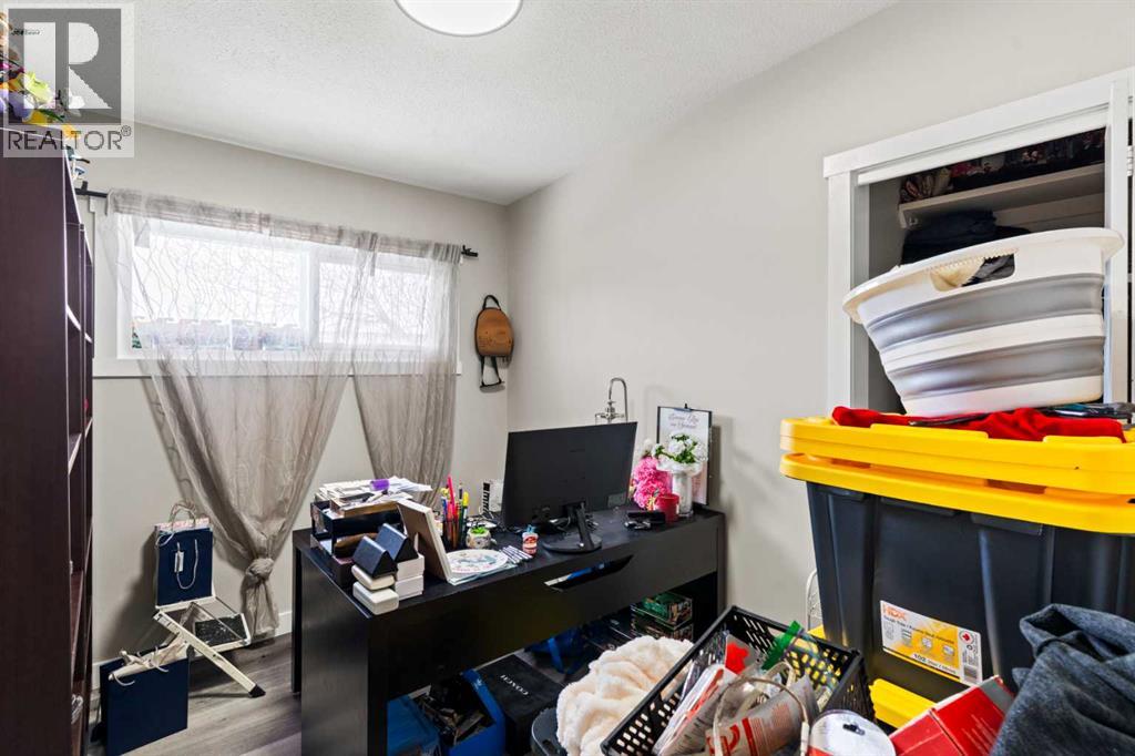 710 / 712 72 Avenue NW, Calgary, Alberta  T2K 0P4 - Photo 9 - A2305351