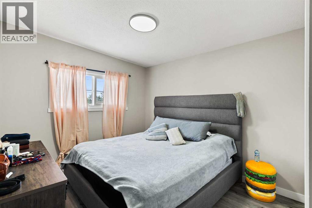 710 / 712 72 Avenue NW, Calgary, Alberta  T2K 0P4 - Photo 10 - A2305351