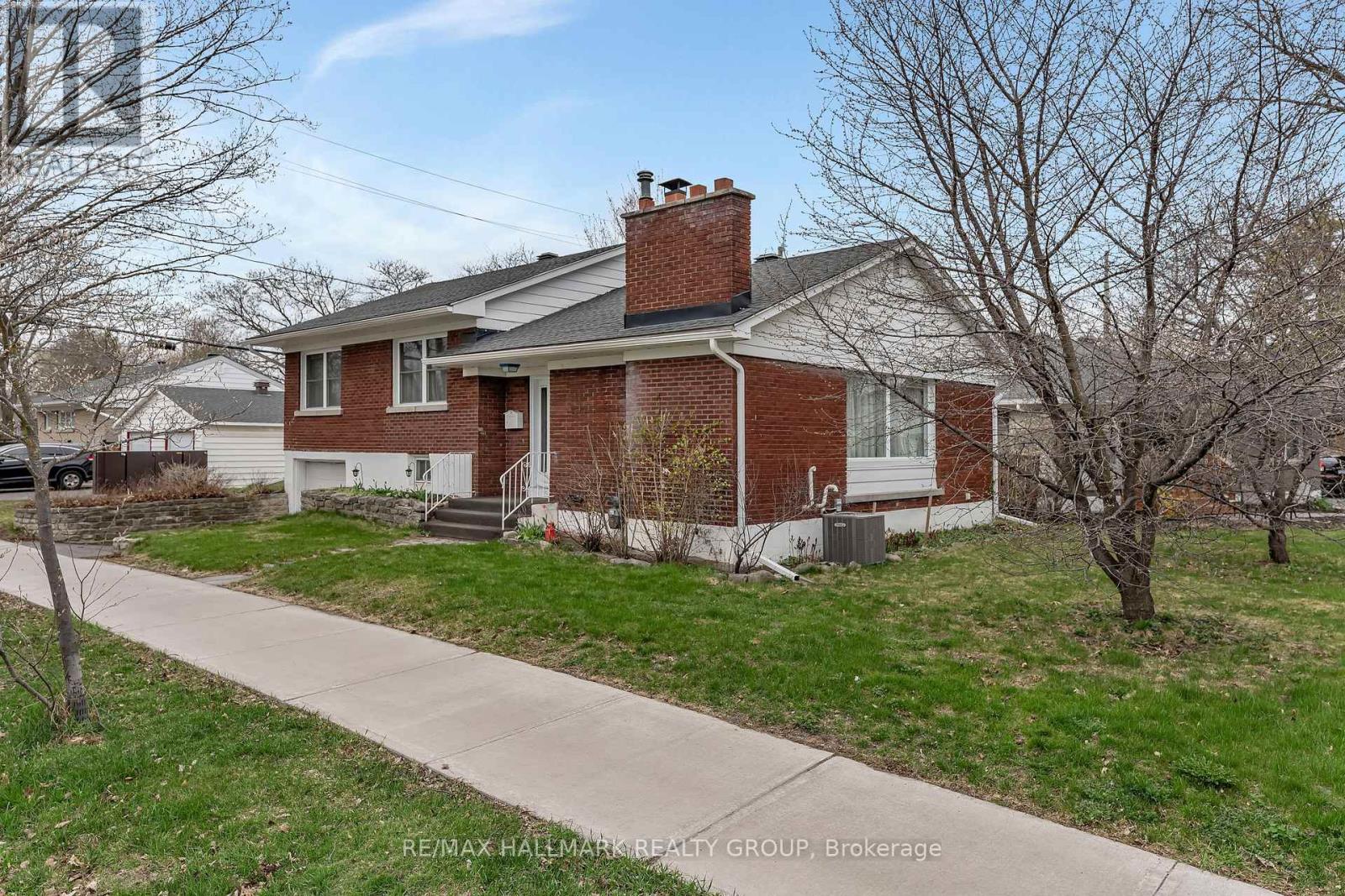 735 Chapman Boulevard, Ottawa, Ontario  K1G 1T7 - Photo 2 - X13068914