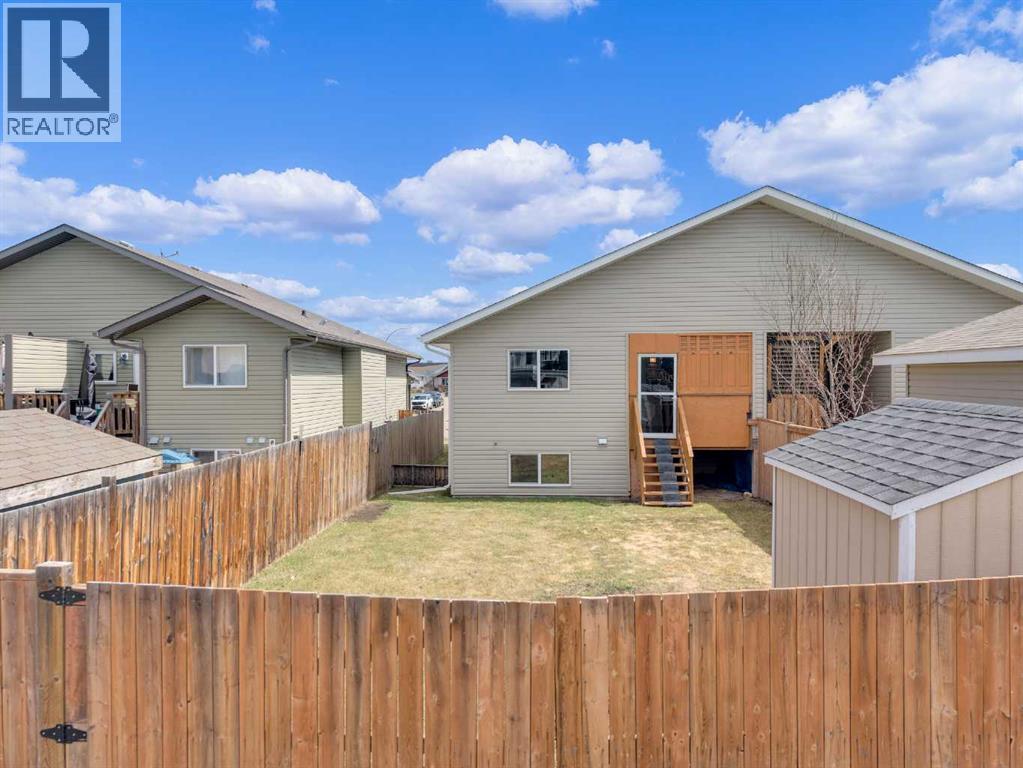 66 Heritage Drive, Penhold, Alberta  T0M 1R0 - Photo 2 - A2306022