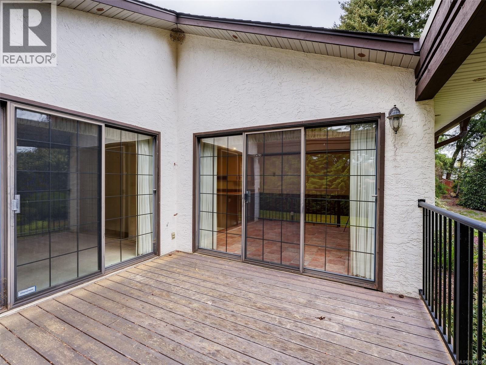 1 4631 Lochside Dr, Saanich, British Columbia  V8Y 2S9 - Photo 26 - 1034055