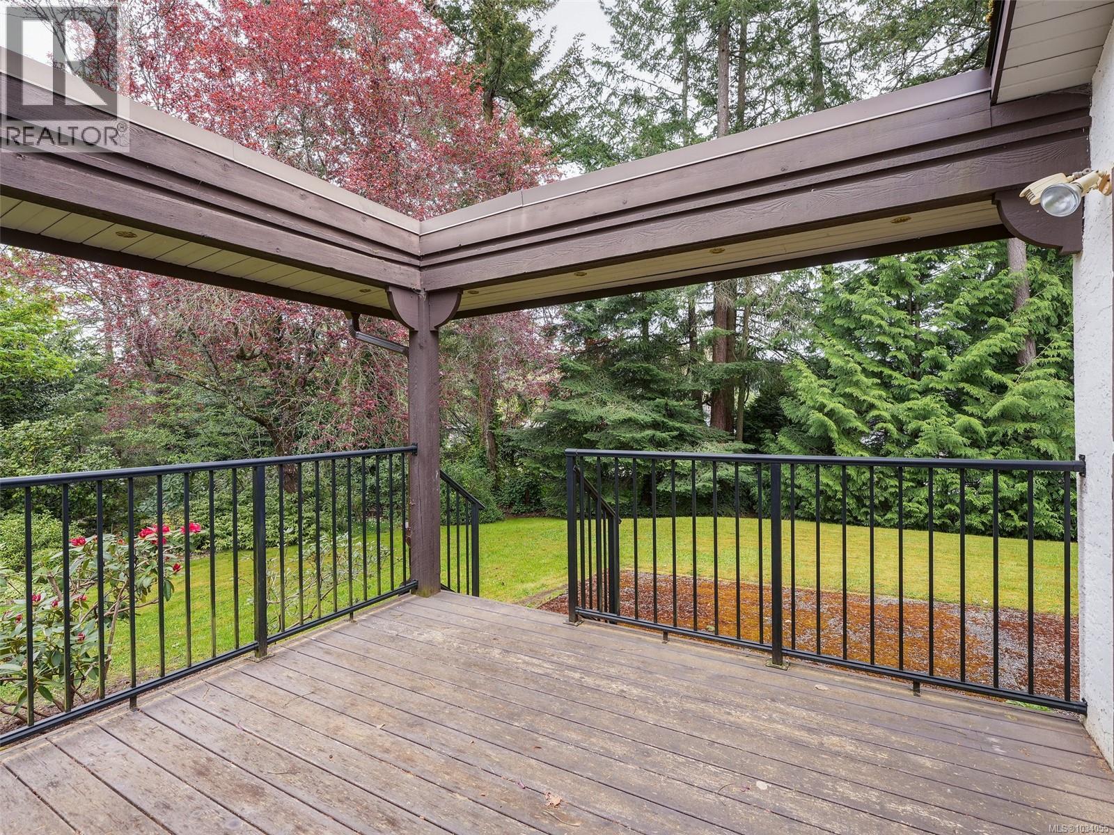 1 4631 Lochside Dr, Saanich, British Columbia  V8Y 2S9 - Photo 6 - 1034055