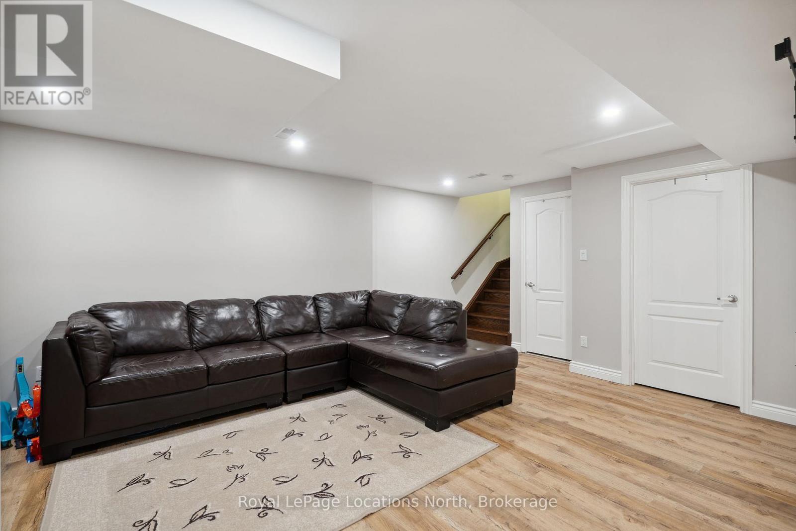 6 Blasi Court, Wasaga Beach, Ontario  L9Z 0H3 - Photo 21 - S13068832