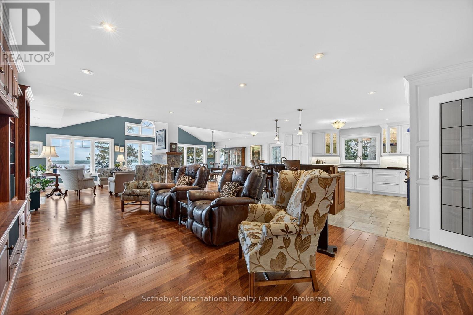 1036 River Road E, Wasaga Beach, Ontario  L9Z 2P7 - Photo 18 - S13068858