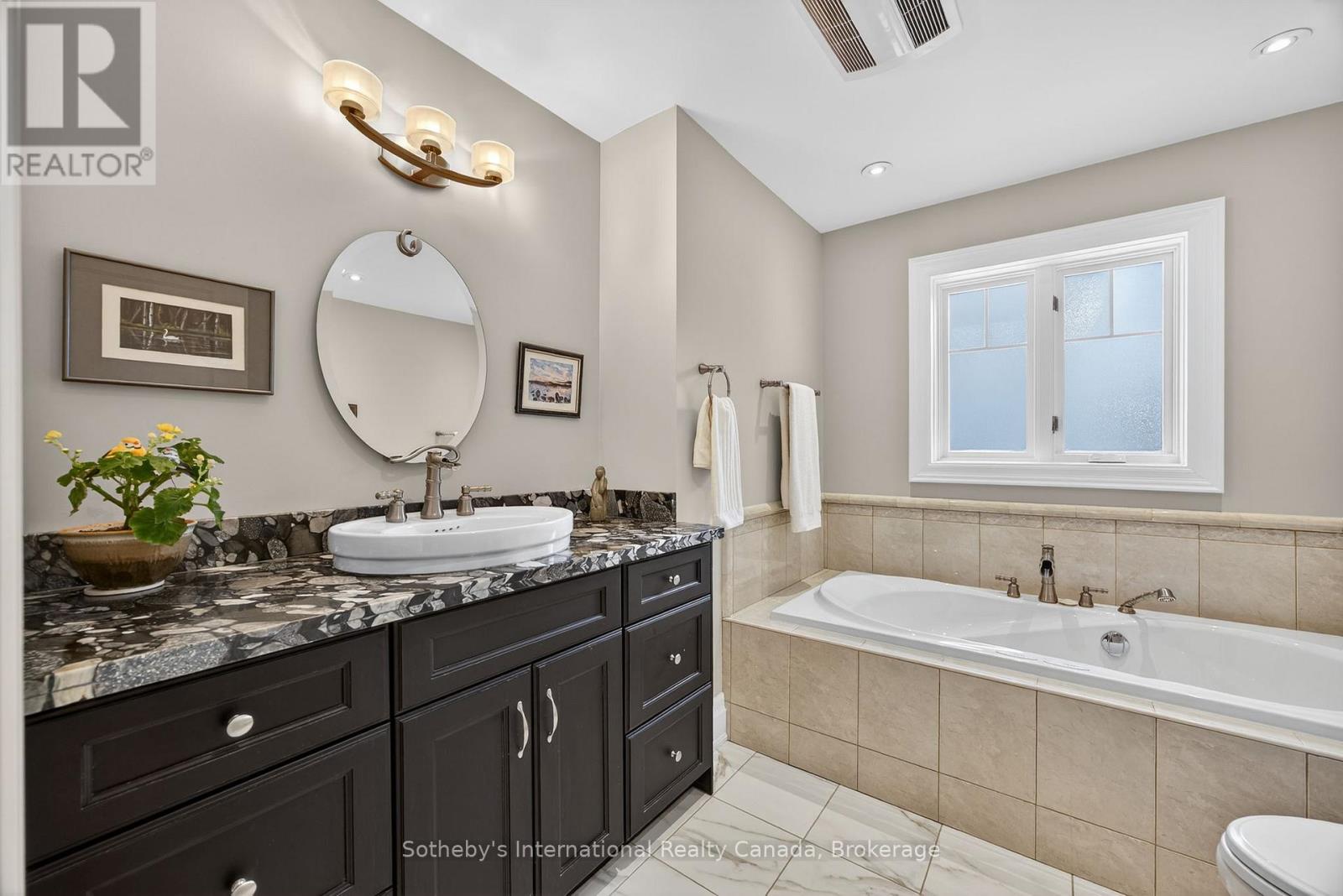 1036 River Road E, Wasaga Beach, Ontario  L9Z 2P7 - Photo 34 - S13068858