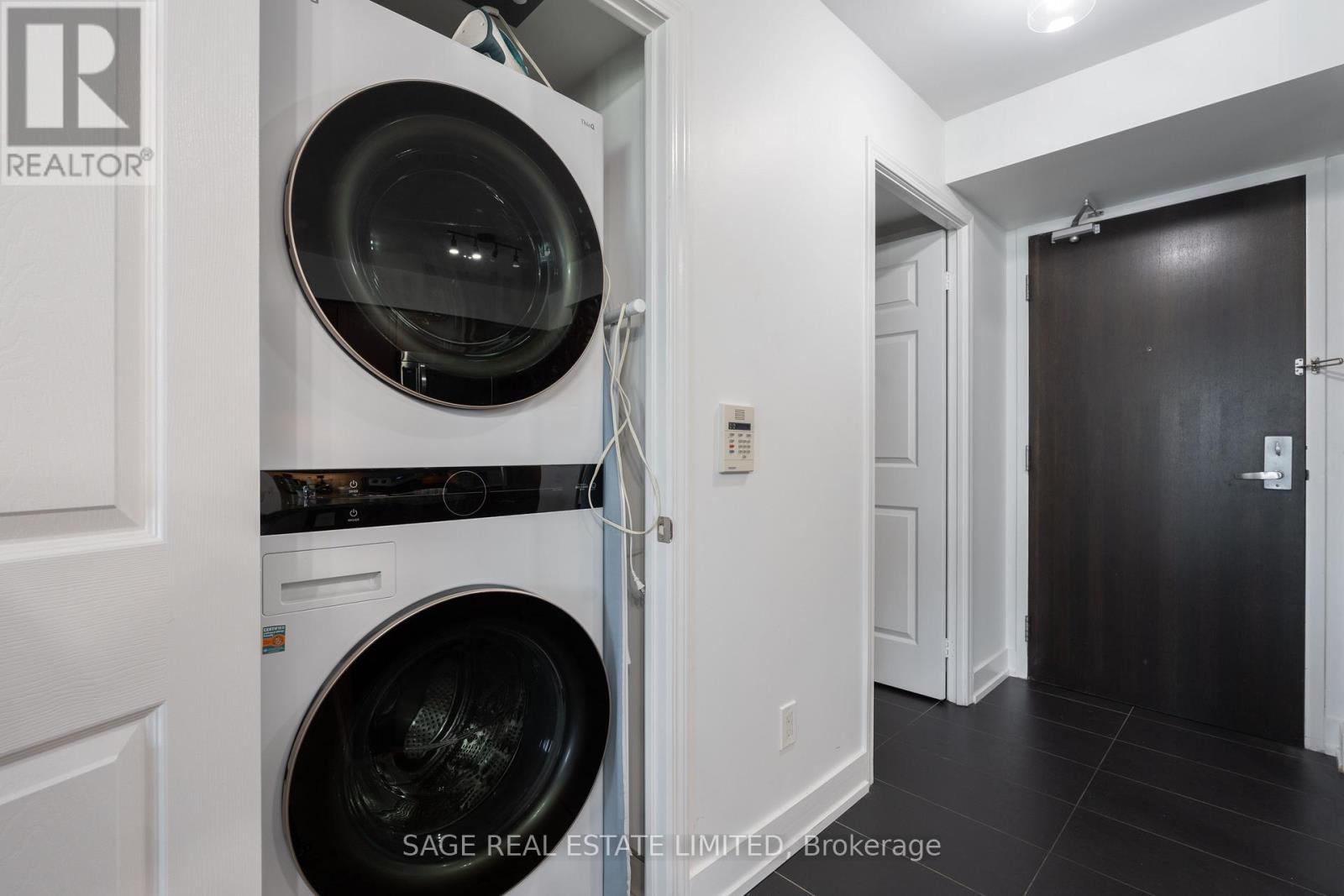 3712 - 19 Grand Trunk Crescent, Toronto, Ontario  M5J 3A3 - Photo 11 - C13068962