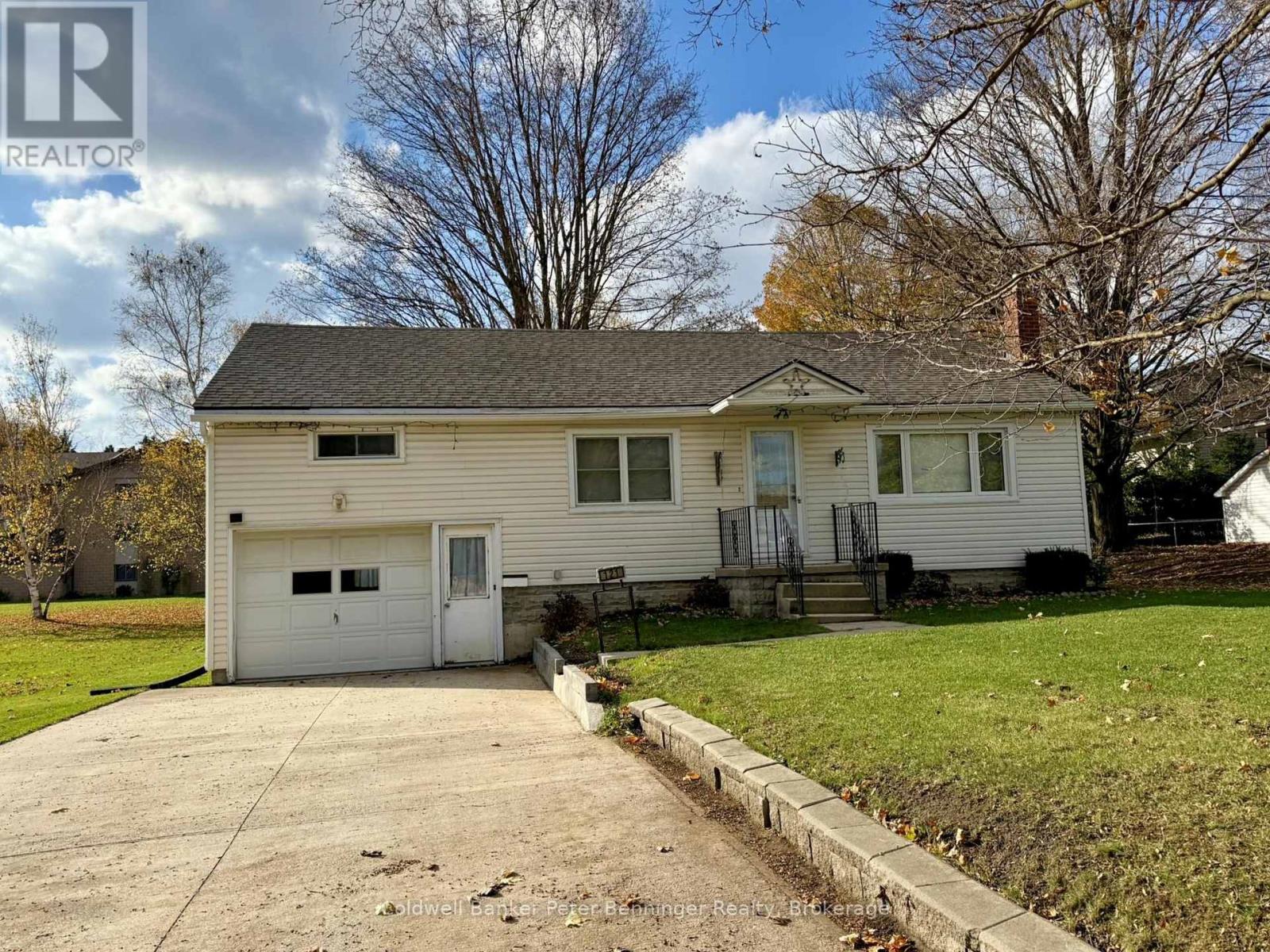 121 Hinks Street, Brockton, Ontario  N0G 2V0 - Photo 2 - X13068882
