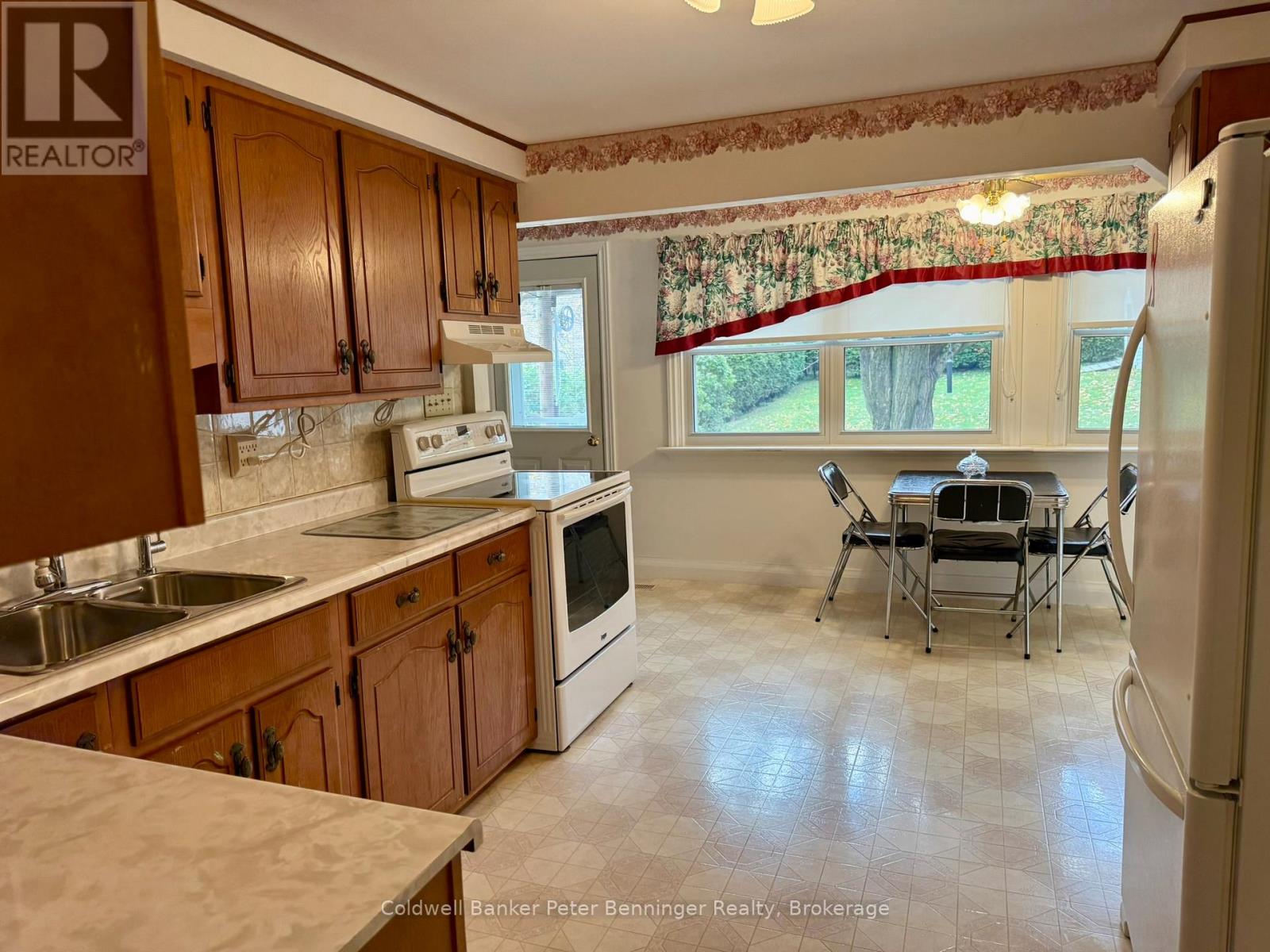 121 Hinks Street, Brockton, Ontario  N0G 2V0 - Photo 8 - X13068882