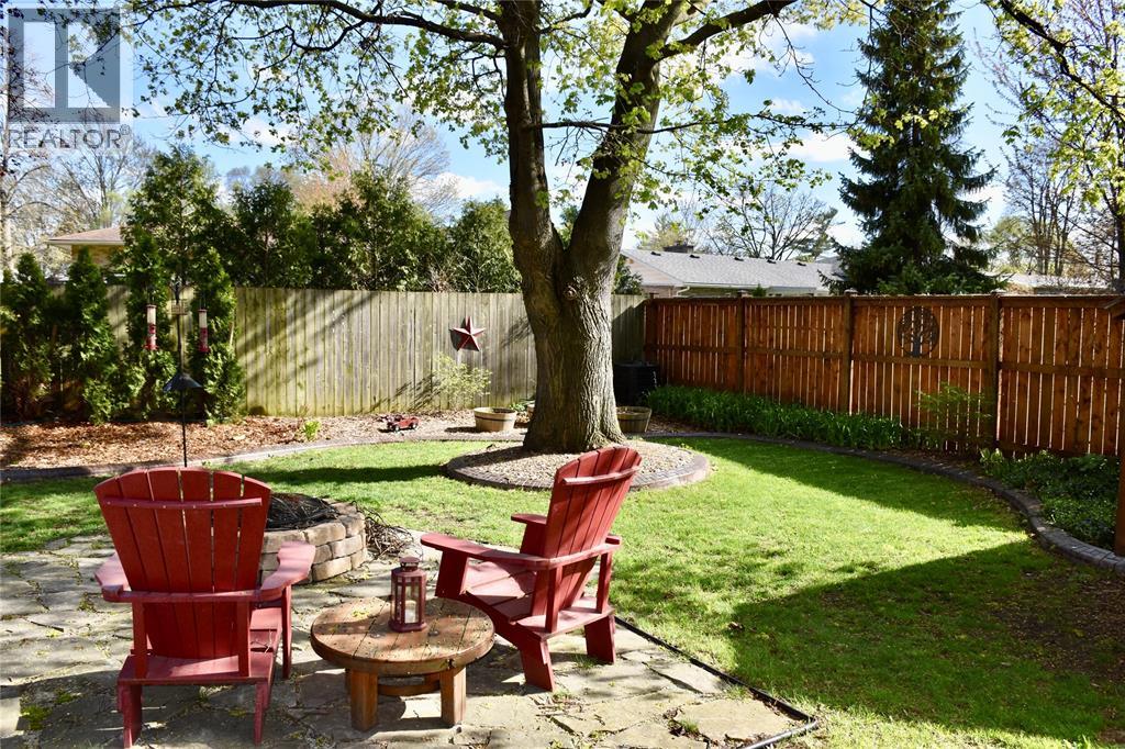 1049 Lockhart Circle, Sarnia, Ontario  N7S 2E4 - Photo 4 - 26009611