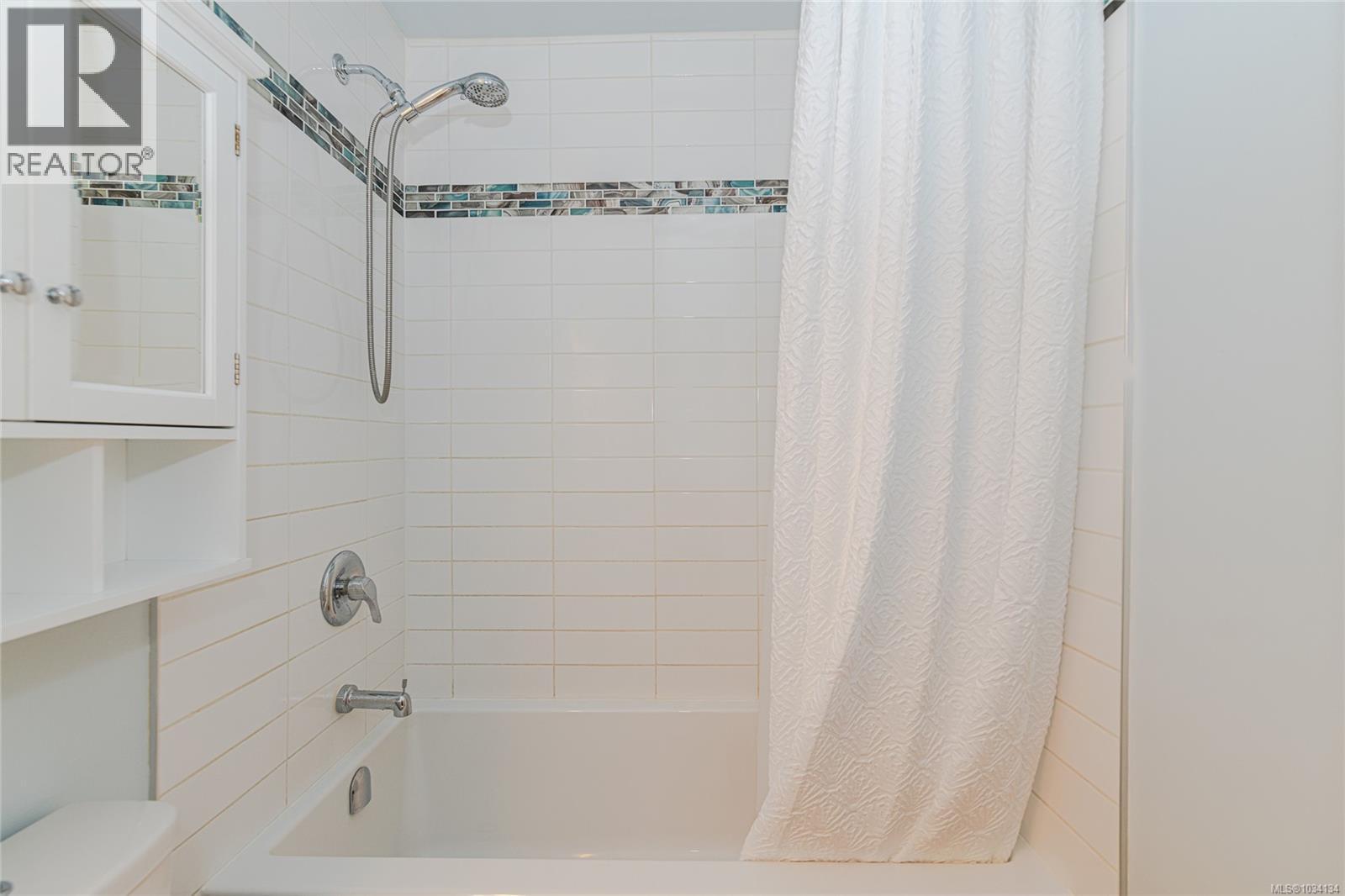 103 3180 Albina St, Saanich, British Columbia  V9A 1Z5 - Photo 20 - 1034134