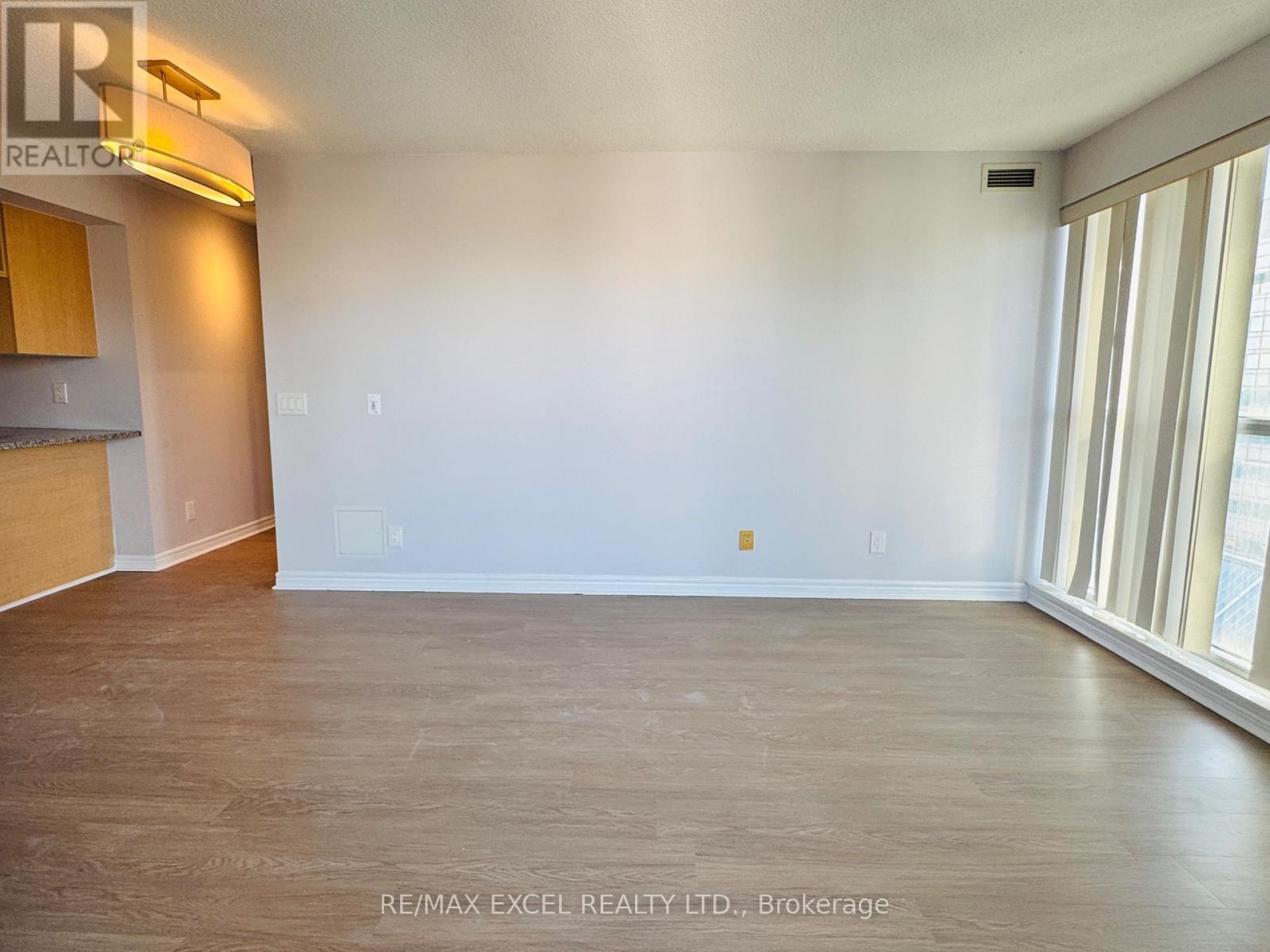 1102 - 70 Town Centre Court, Toronto, Ontario  M1P 4Y7 - Photo 2 - E13068866