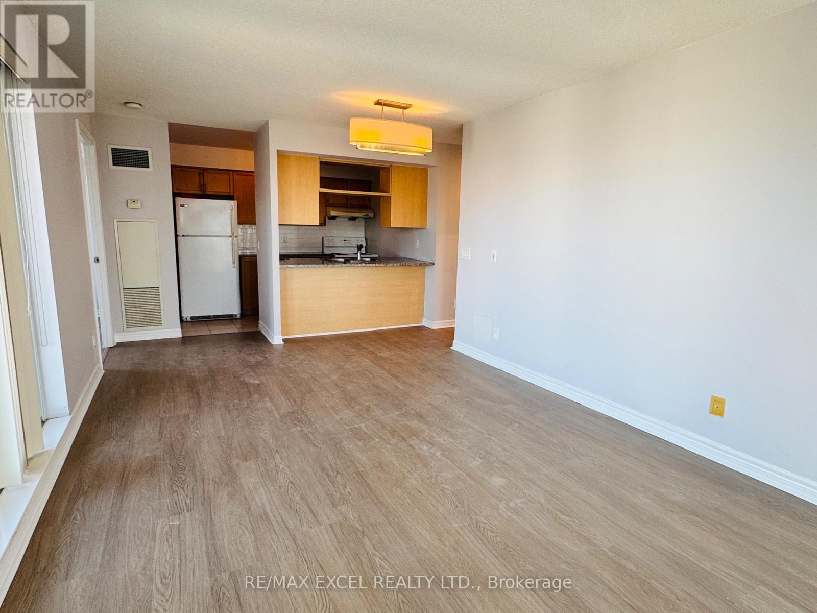 1102 - 70 Town Centre Court, Toronto, Ontario  M1P 4Y7 - Photo 3 - E13068866