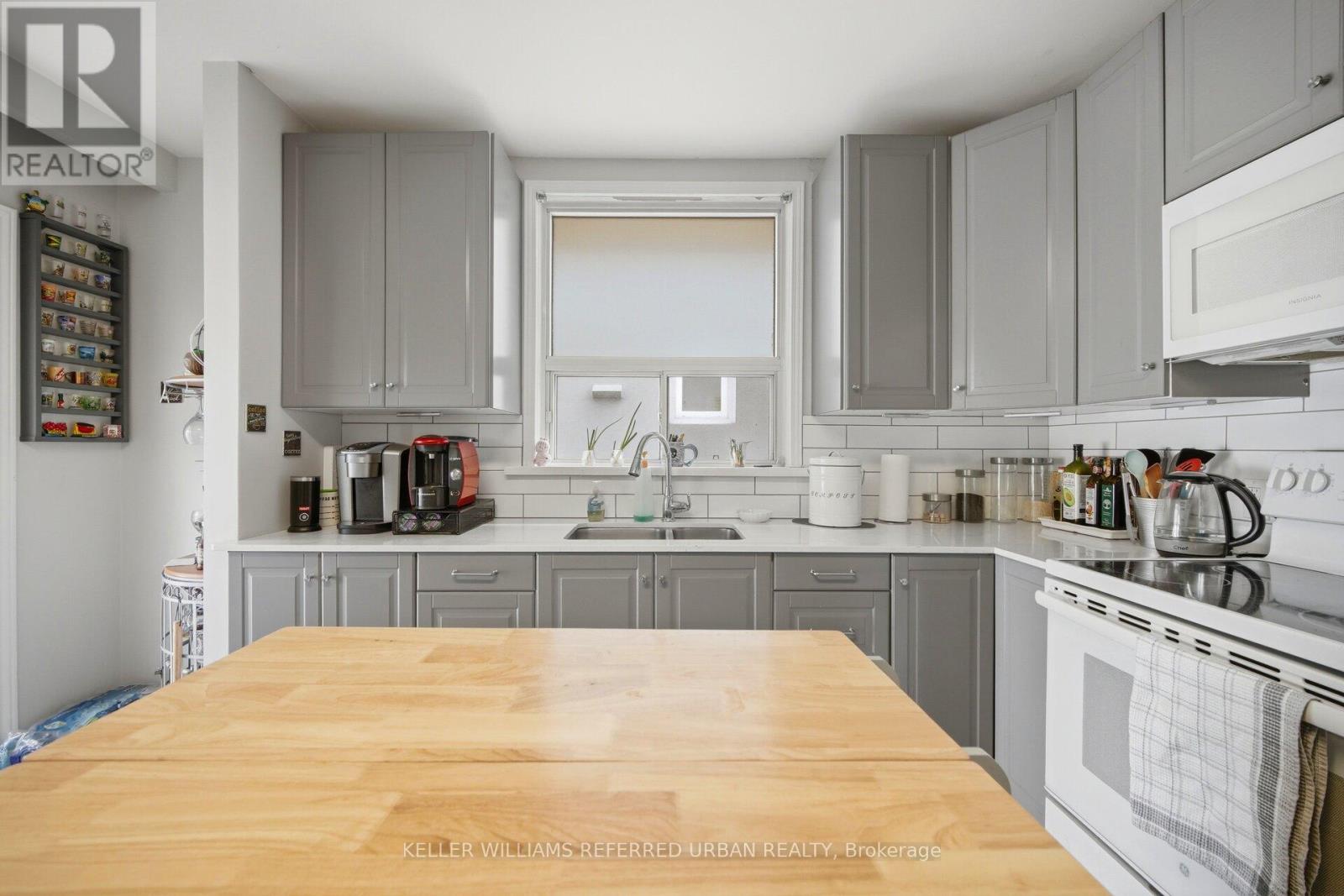 47 St Hubert Avenue, Toronto, Ontario  M4J 3Z2 - Photo 10 - E13068890