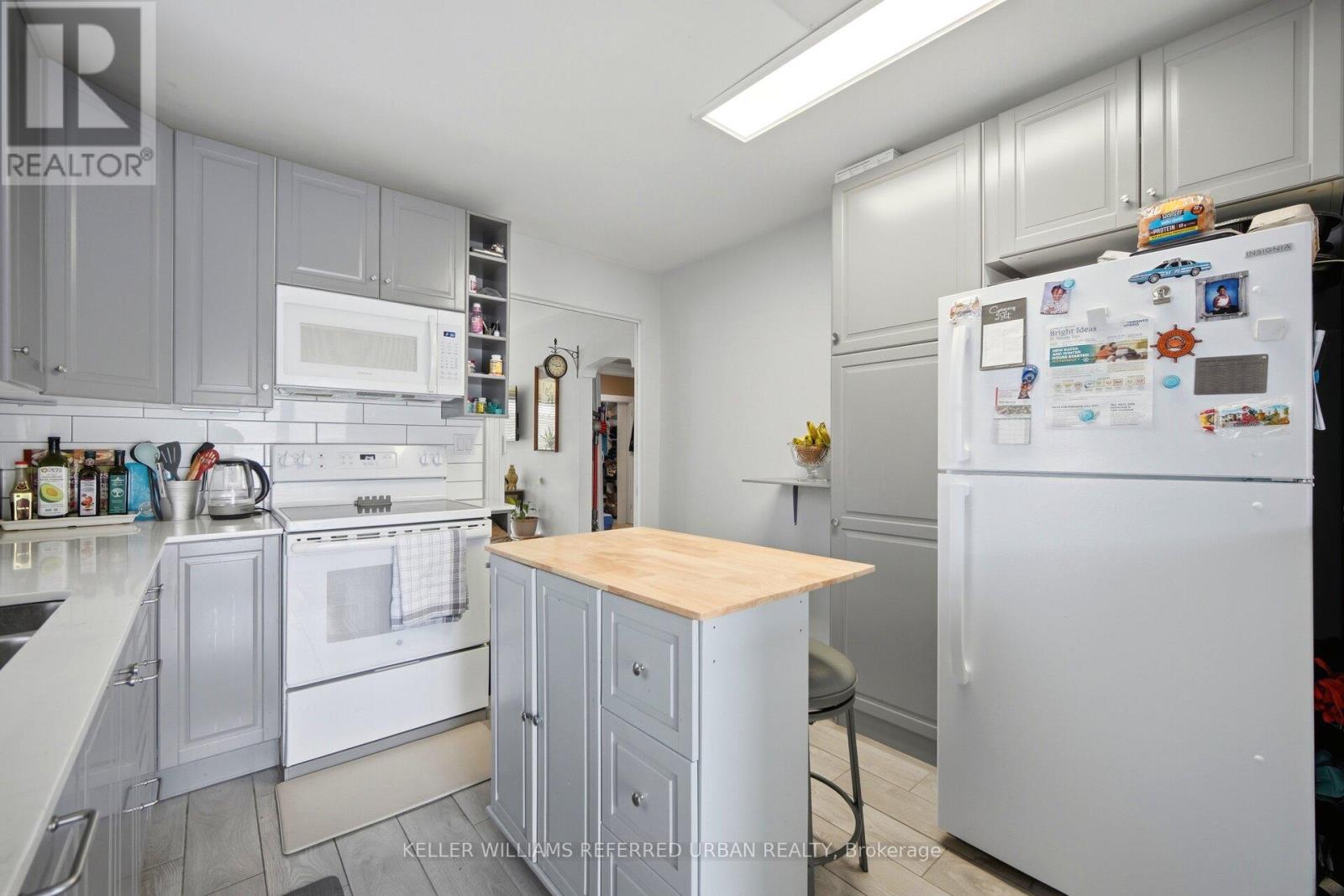 47 St Hubert Avenue, Toronto, Ontario  M4J 3Z2 - Photo 11 - E13068890