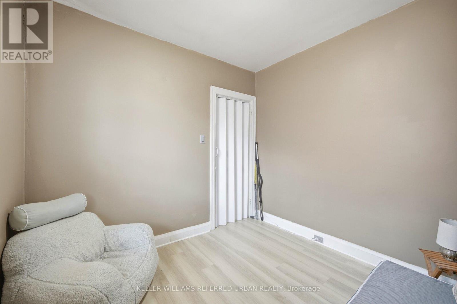47 St Hubert Avenue, Toronto, Ontario  M4J 3Z2 - Photo 14 - E13068890