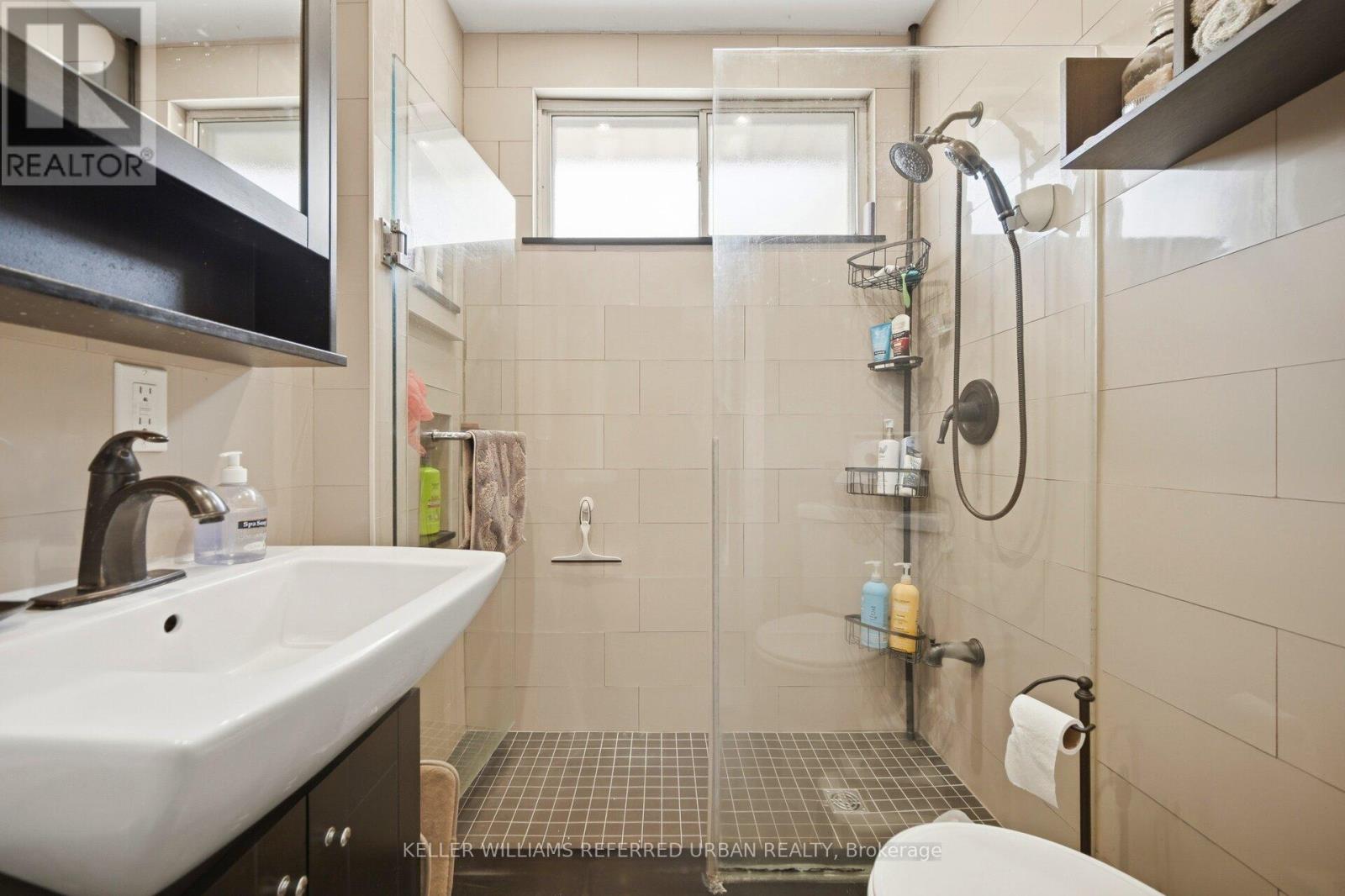 47 St Hubert Avenue, Toronto, Ontario  M4J 3Z2 - Photo 15 - E13068890
